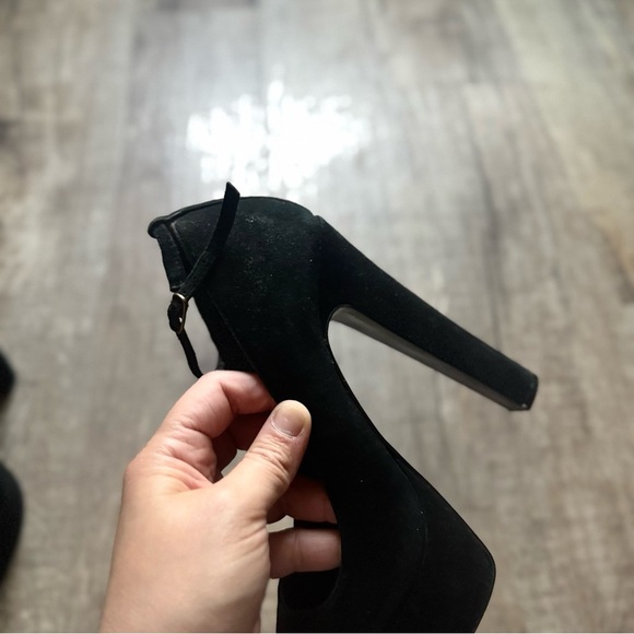 Elegant Black Peep-Toe Heels - Picture 14 of 15